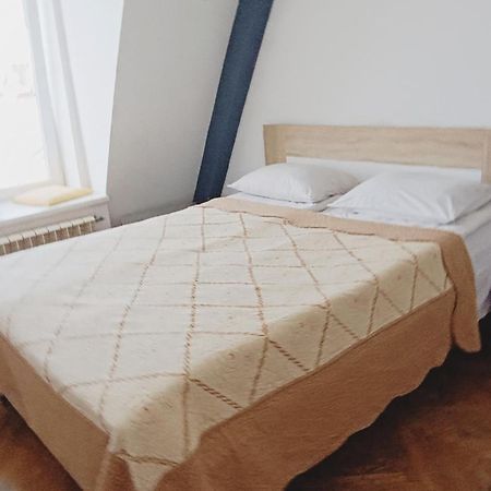 Апартаменти В Центрі На Галицький Для Чотирьох Lviv Eksteriør bilde